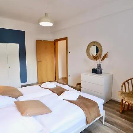 Apartment Boho Apartment: Netflix + Balcony + Bathtub
